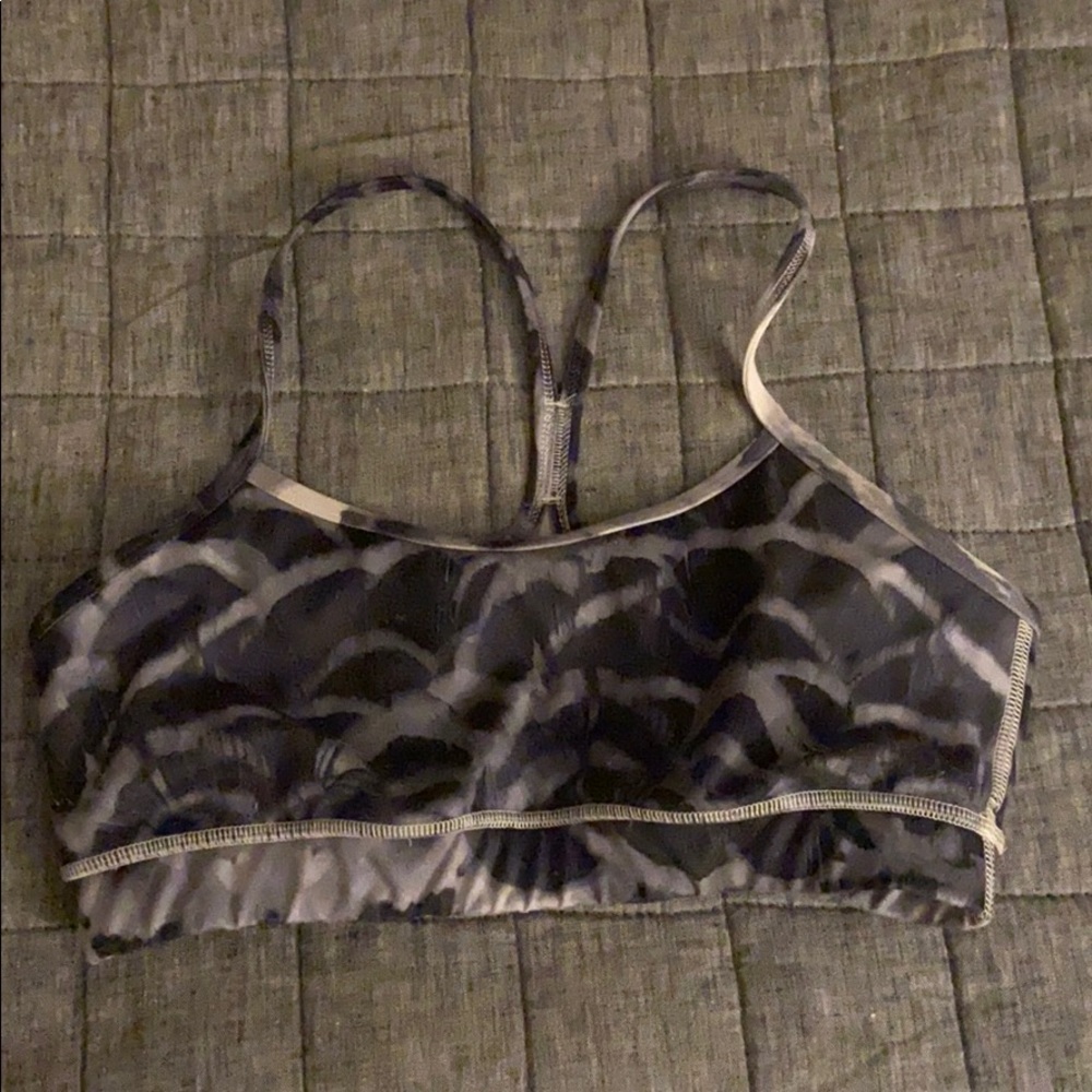 Lululemon Flow Y Bra Luxtreme Size 8